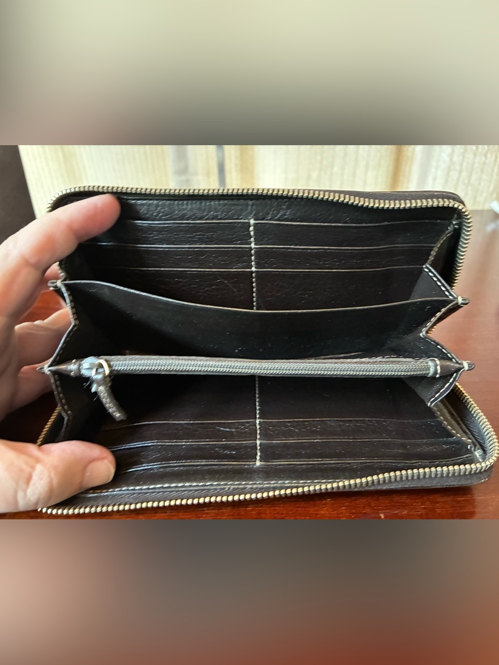 Gucci Brown Embossed GG Leather Zip Card & Key Holder - Picture 4 of 9